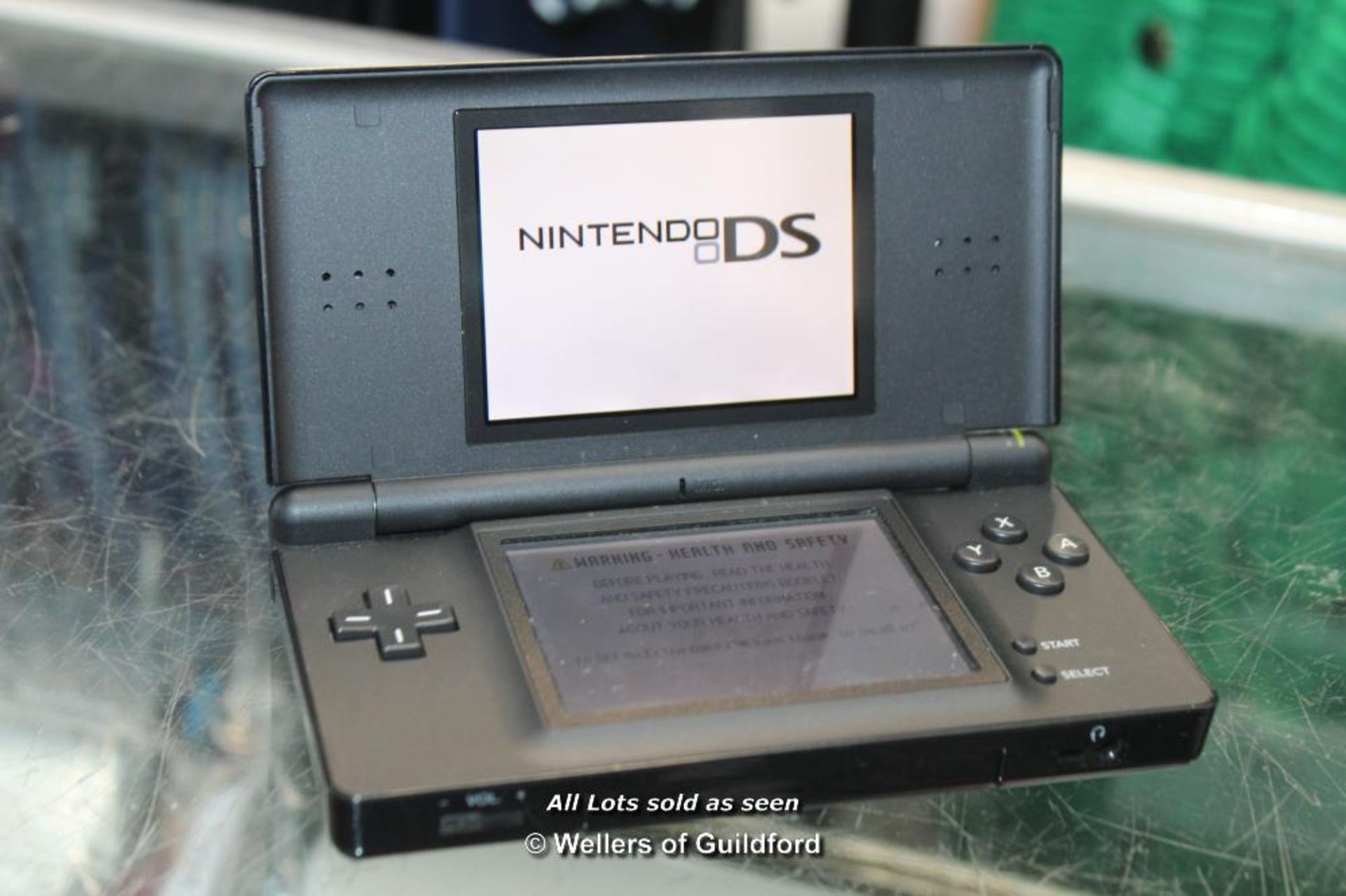 *NINTENDO DS MODEL USG-001 [156-23/09]