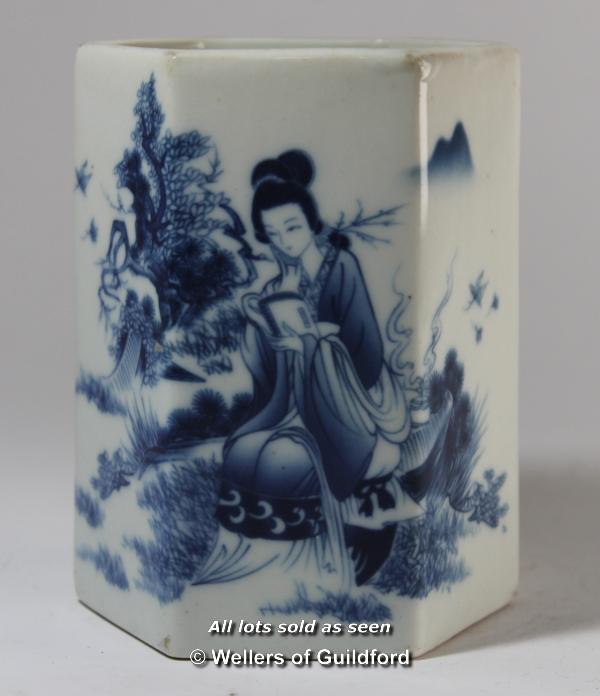 A Chinese blue and white hexagonal brush pot, 12 cm.