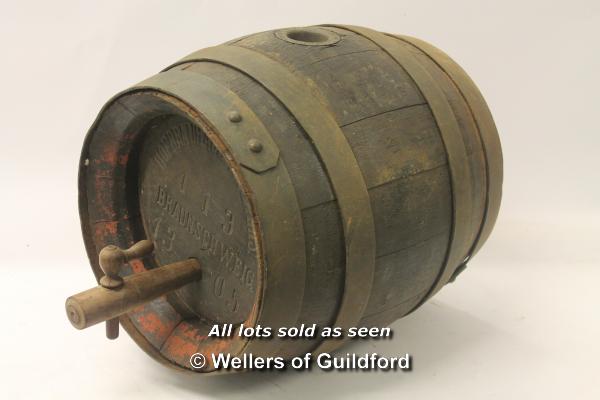 *Antique oak beer barrel by Hofbrauhaus Wolters, signed top (Lot subject to VAT) (LQD98)