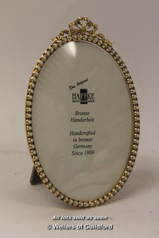 *A German Haffke bronze gilt and pearl handcrafted oval photo frame (Lot subject to VAT) (LQD98)