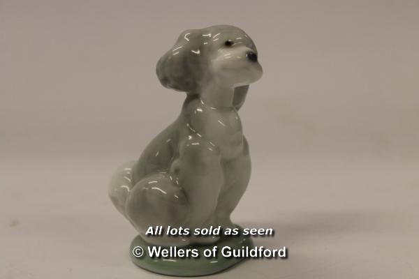 Lladro: group of duck with ducklings, two further ducks, seated spaniel; Wedgwood vase, 9cm. (4) - Image 8 of 11