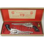 *Vintage Toys: a pair of 1960's tot cap pistols, boxed (Lot subject to VAT) (LQD98)