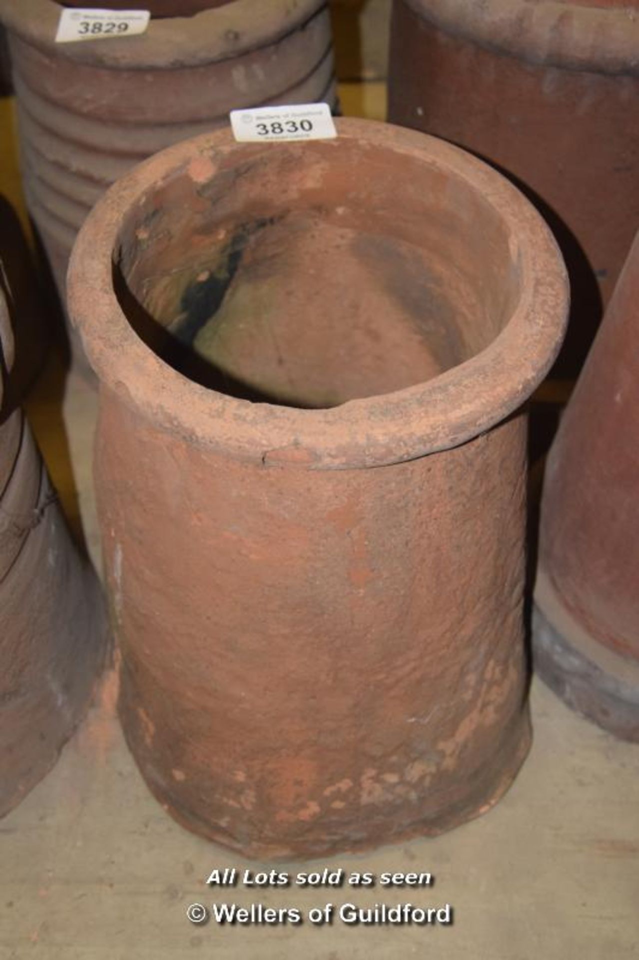 *CYLINDRICAL CHIMNEY POT 390MM HIGH