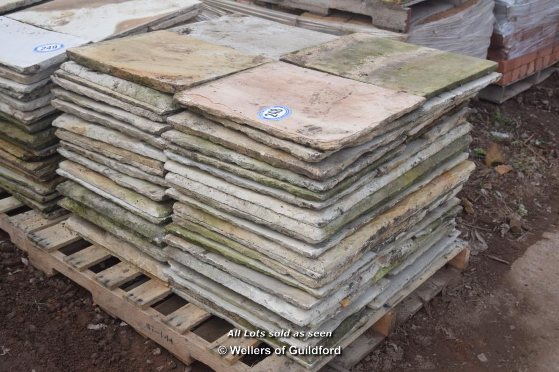 *PALLET OF APPROX NINETEEN SQUARE METRES OF BUFF SMOOTH SANDSTONE PAVING, MIXED SIZES 560 SERIES