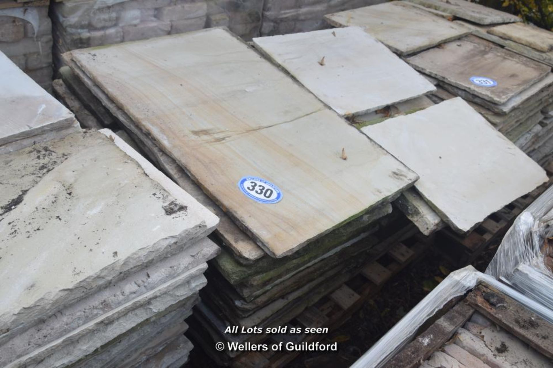 *PALLET OF APPROX NINETEEN SQUARE METRES OF BUFF SMOOTH SANDSTONE PAVING, MIXED SIZES