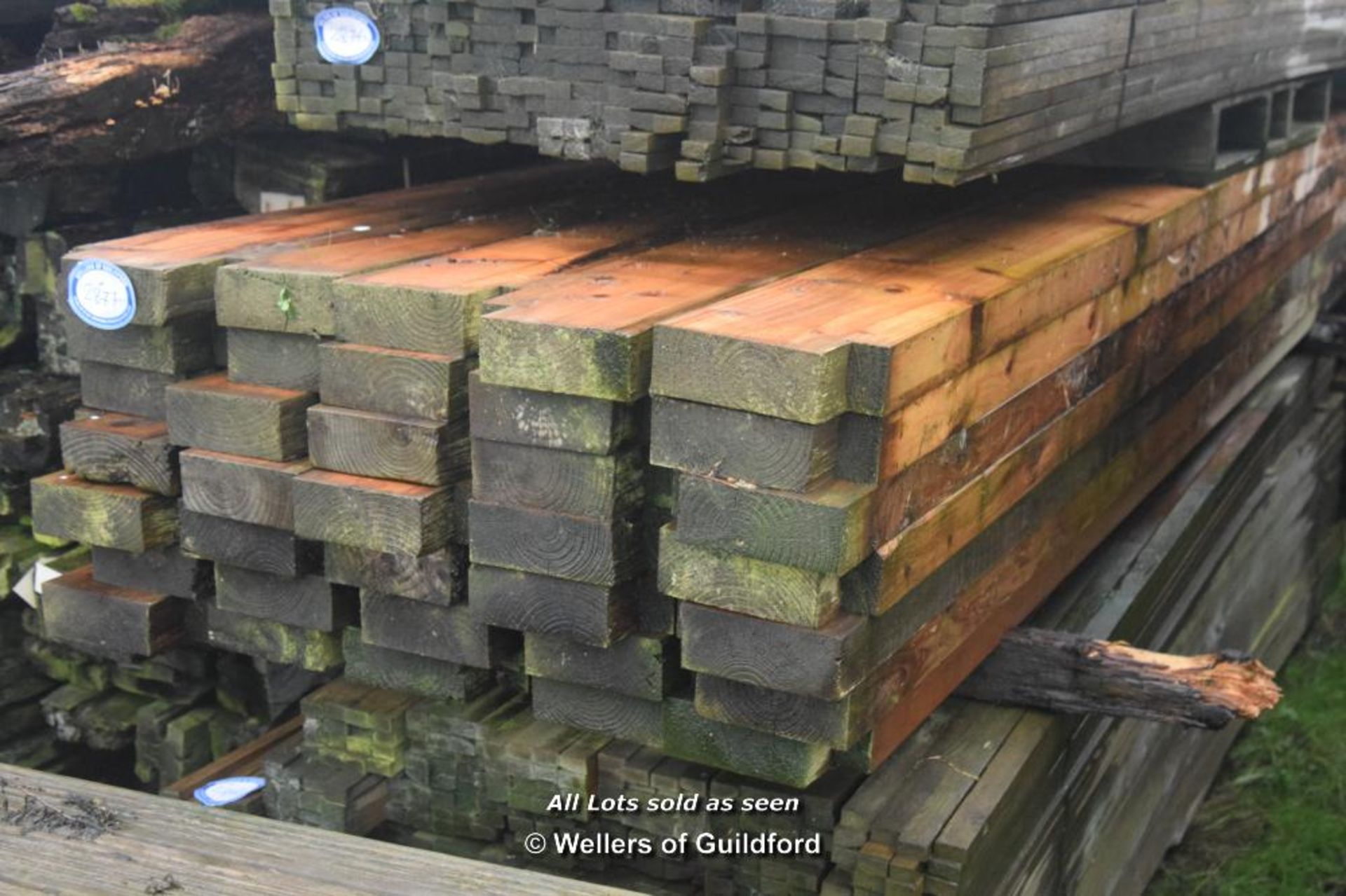 *BUNDLE OF APPROX THIRTY FLOOR JOISTS 220MM X 70MM