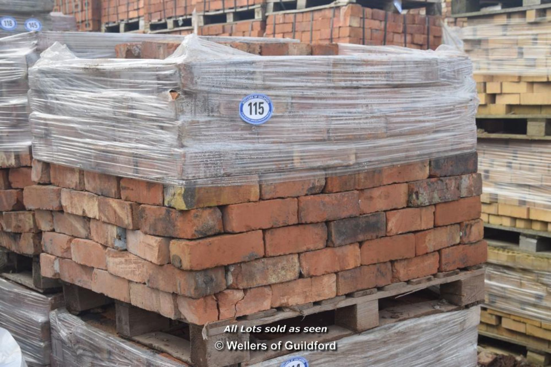 *PALLET OF APPROX FOUR HUNDRED ORANGE RED BRICKS 9" X 3"