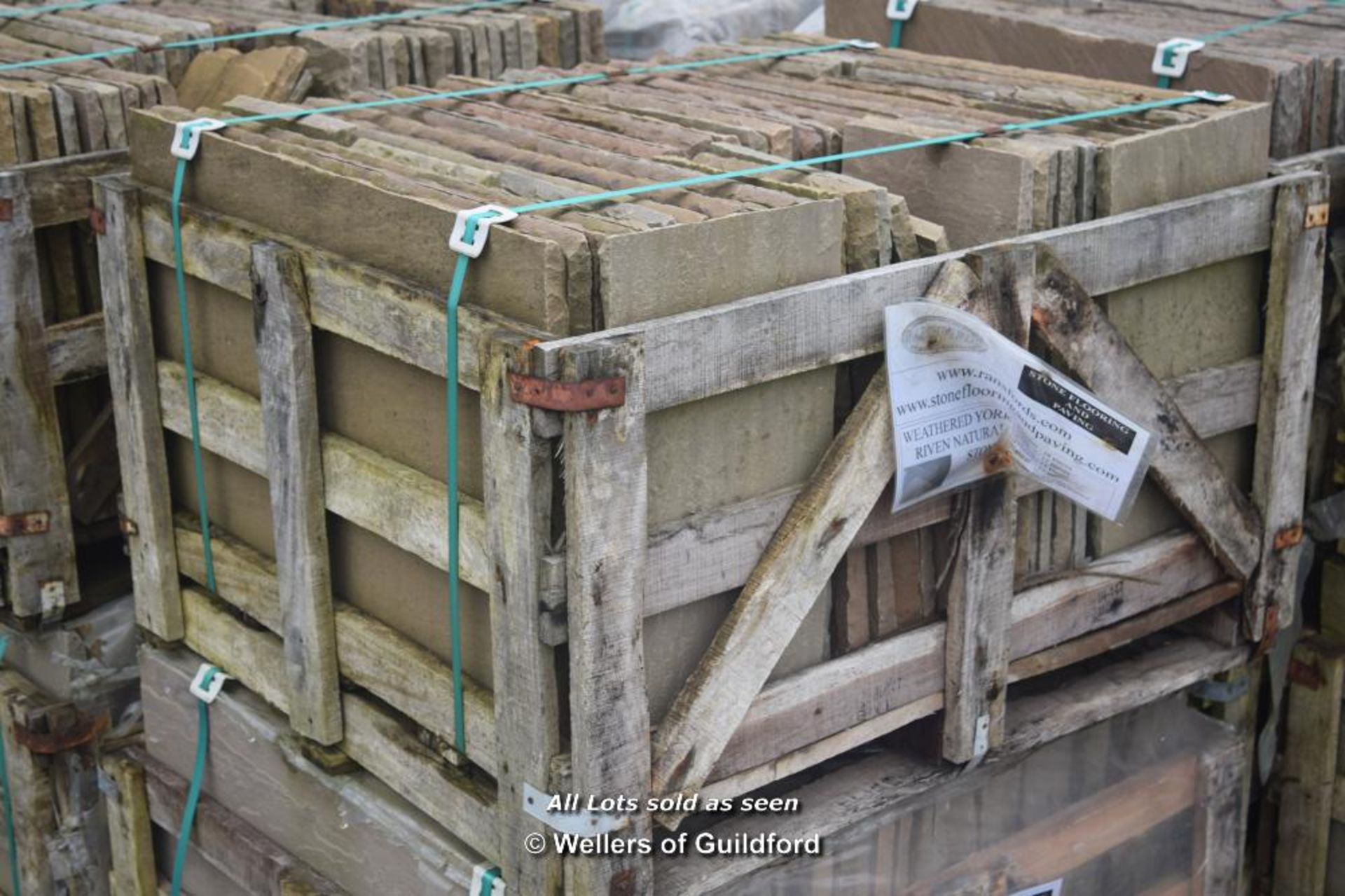 *CRATE CONTAINING RAJ GREEN RIVEN NATURAL STONE, PATIO PACK SIZE APPROX 16.83 SQUARE METRES