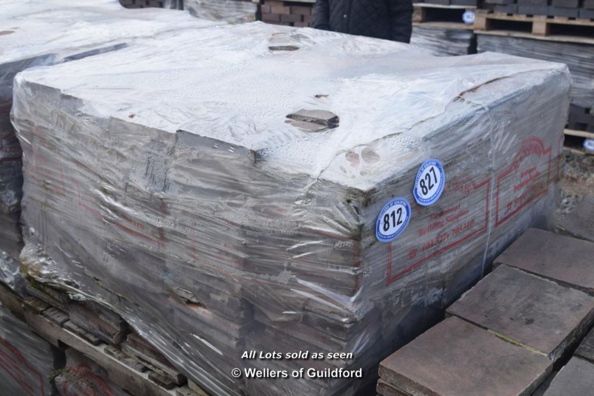 *PALLET OF APPROX FOUR HUNDRED BROWN / BRINDLE 'RUABON' QUARRY TILES, EACH 225MM X 225MM