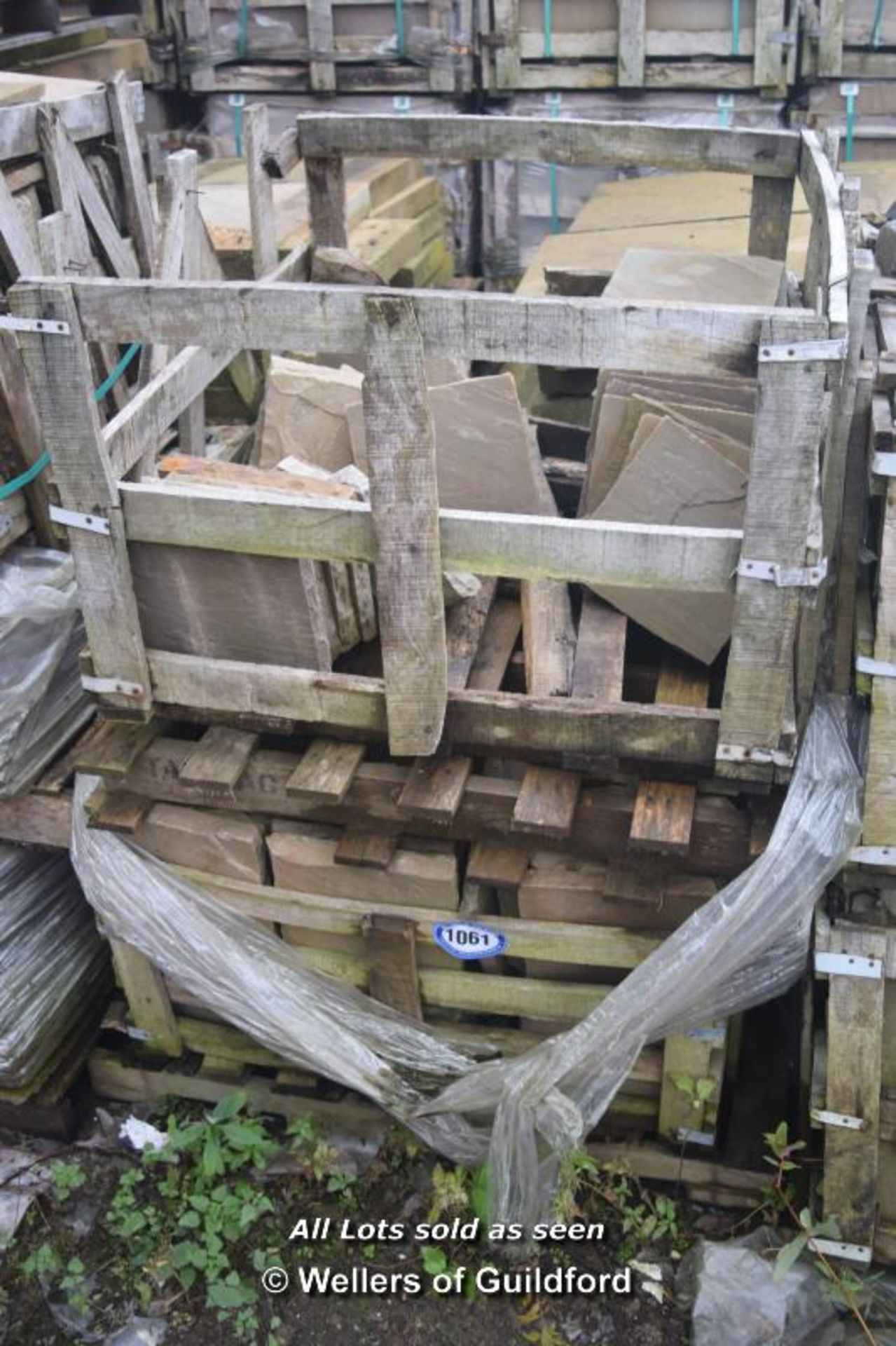 *CRATE CONTAINING APPROX TWO HUNDRED AND TEN RAJ GREEN STONE PAVING, EACH 275MM X 275MM