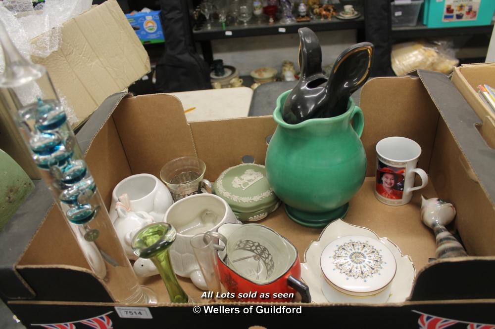 Assorted ceramics to include, Wedgwood Jasperware and Royal Worcester jewellery boxes, Carlton