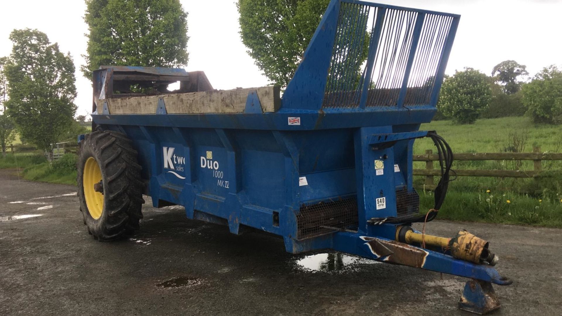 10TON K TWO REAR DISCHARGE SPREADER