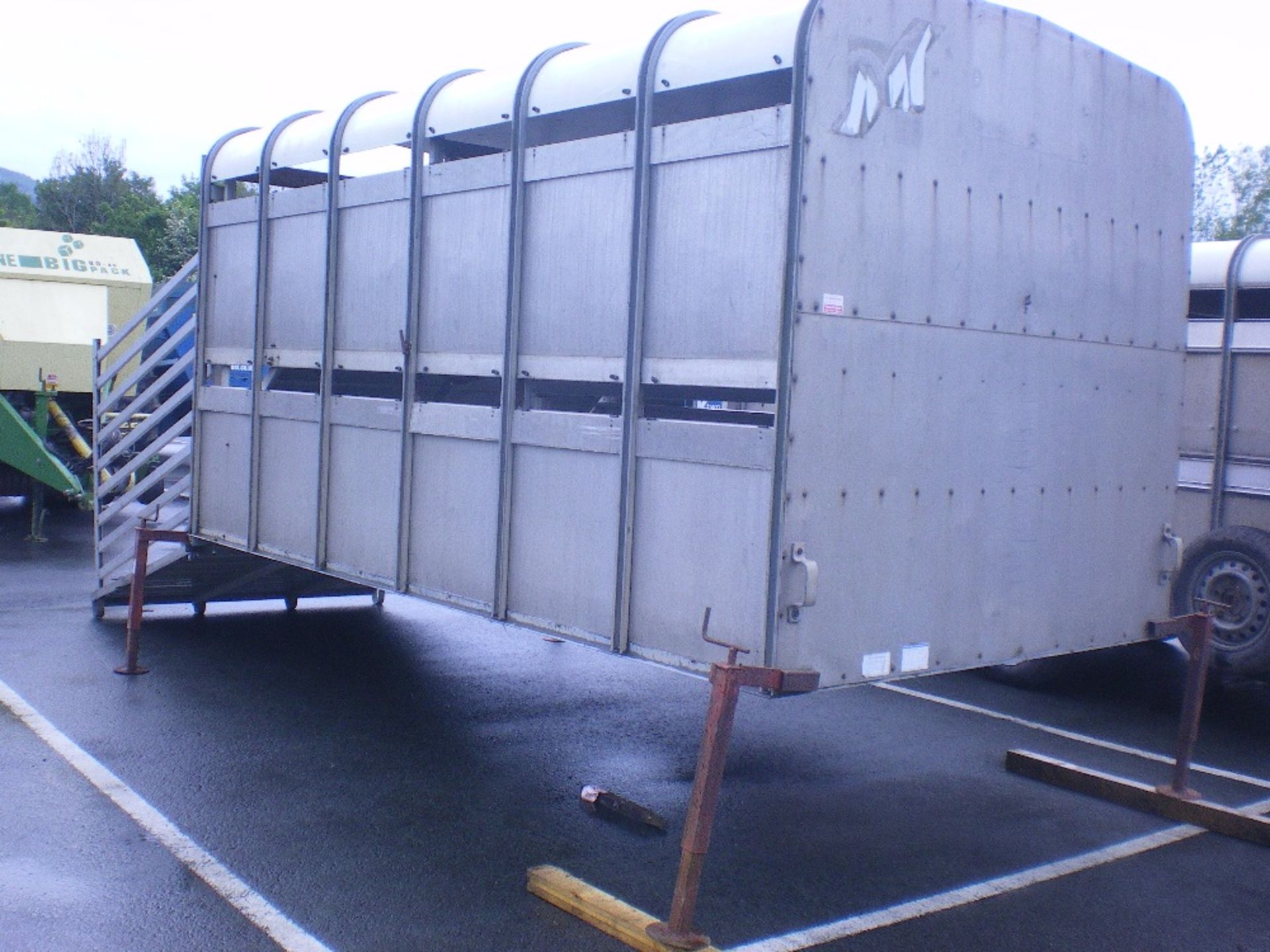12FT IFOR WILLIAMS LIVESTOCK CONTAINER WITH SHEEP DECKS
