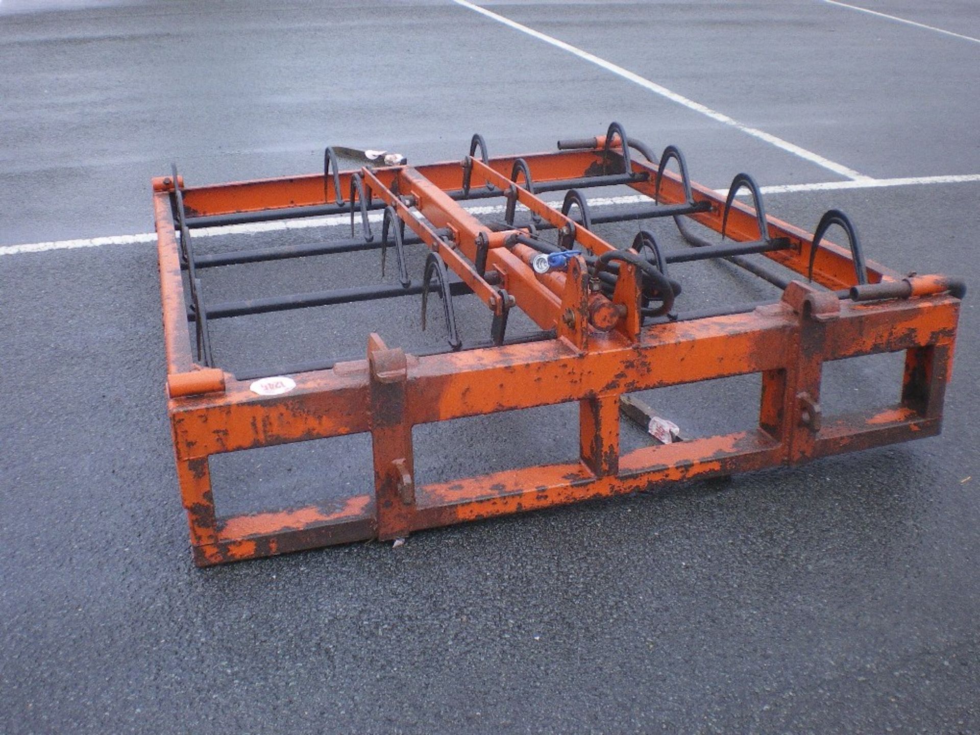 BROWNS FLAT 8 BALE LIFT