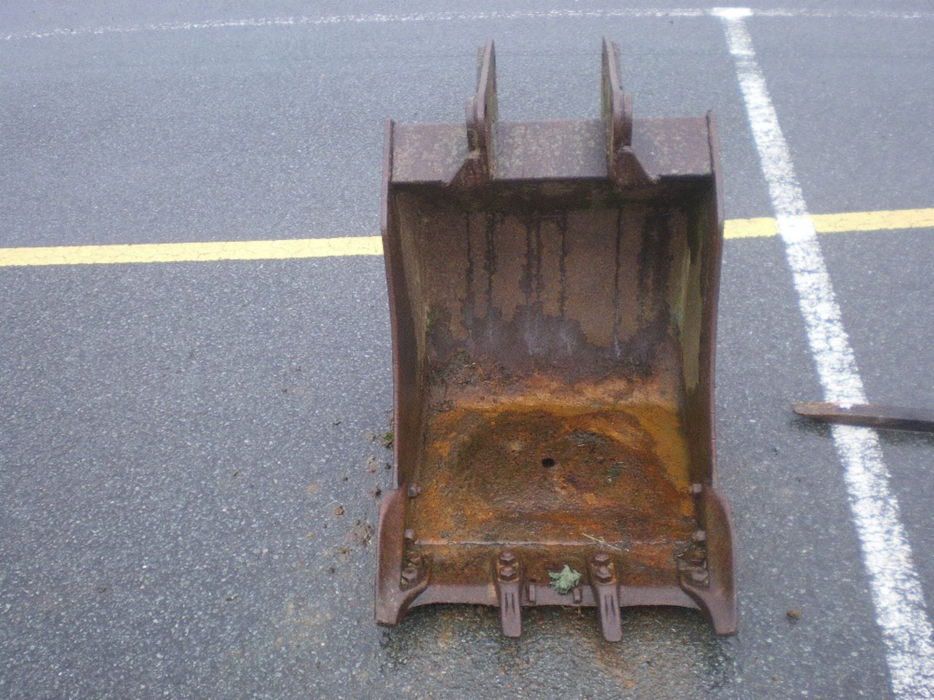 2FT DITCHING BUCKET TO FIT FORD DIGGER