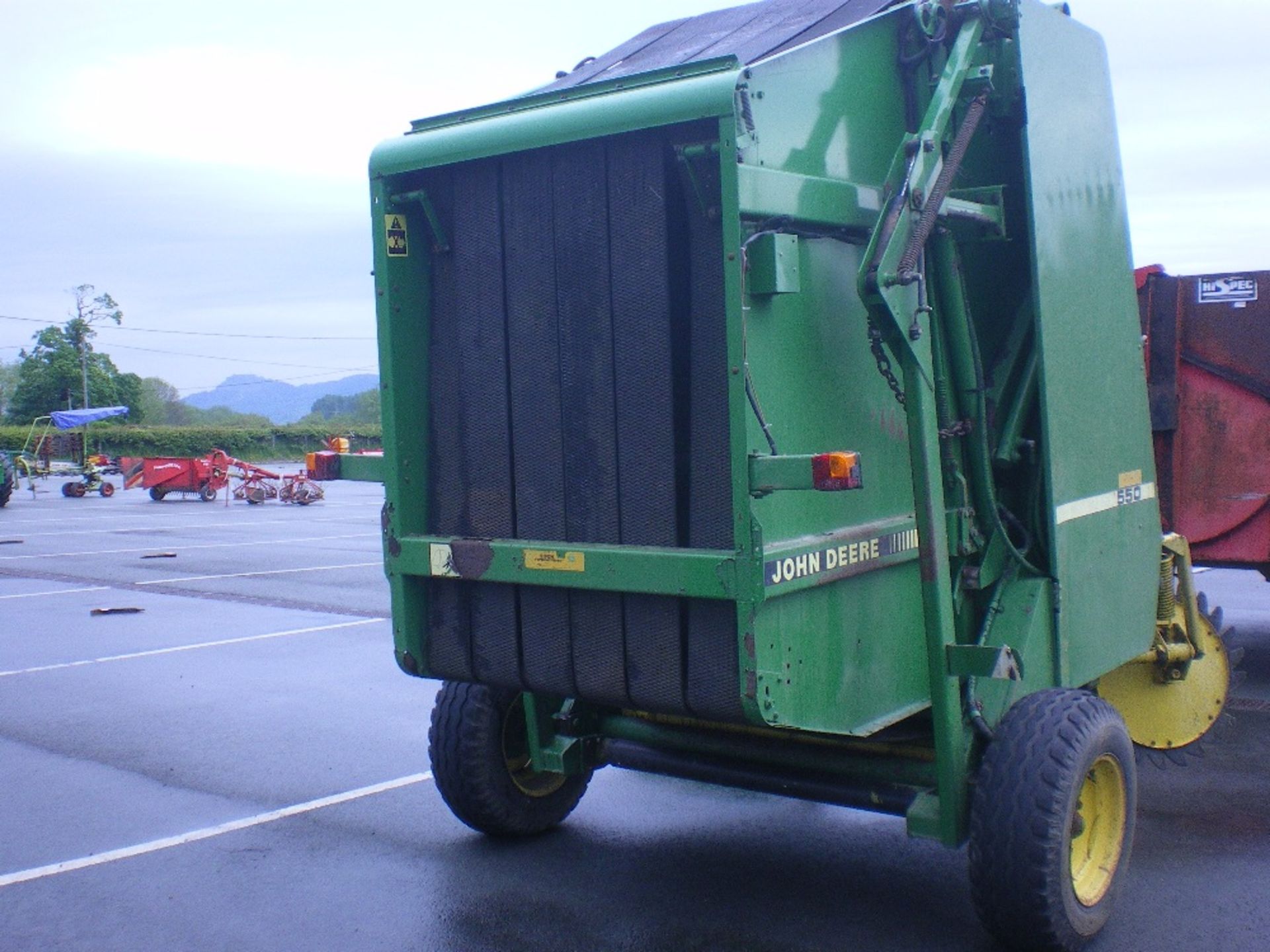 JOHN DEERE 550 ROUND BALER - Image 2 of 3