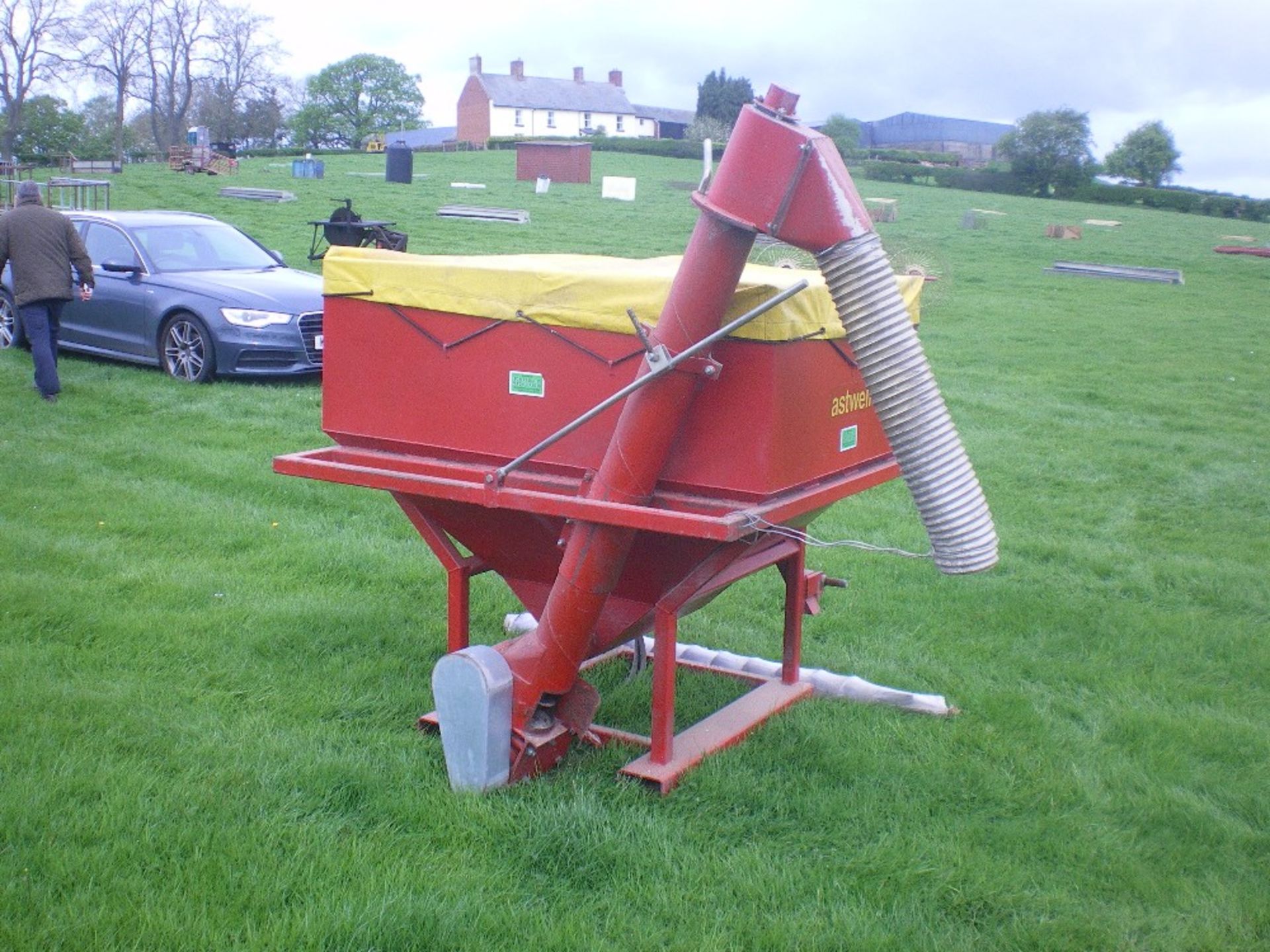 ASTWELL 7520kg Side Meal Feeder on 3 Point Linkage