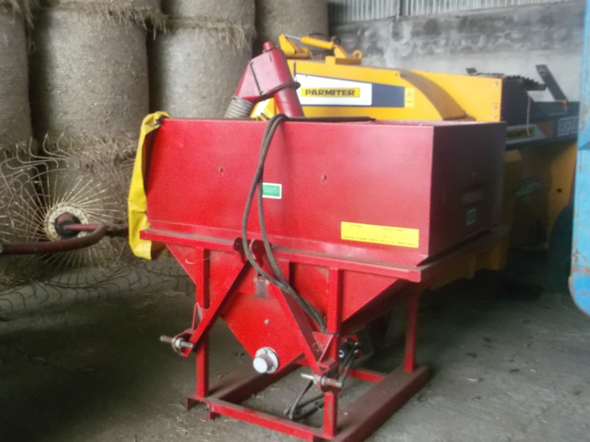 ASTWELL 7520kg Side Meal Feeder on 3 Point Linkage - Image 3 of 4