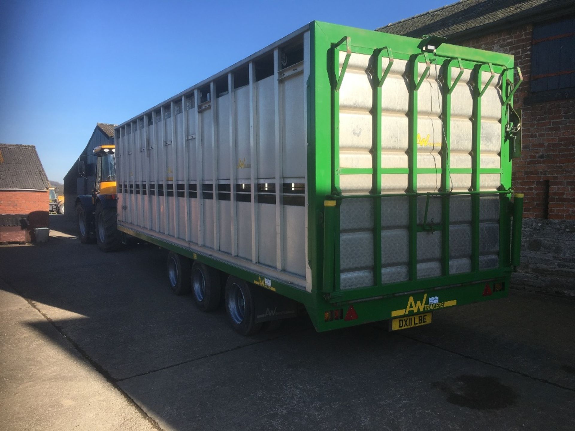 2014 A W Livestock Trailer. 29ft.With Hydraulic Lift Up Decks, Air Brakes, In Excellent Condition - Image 2 of 7