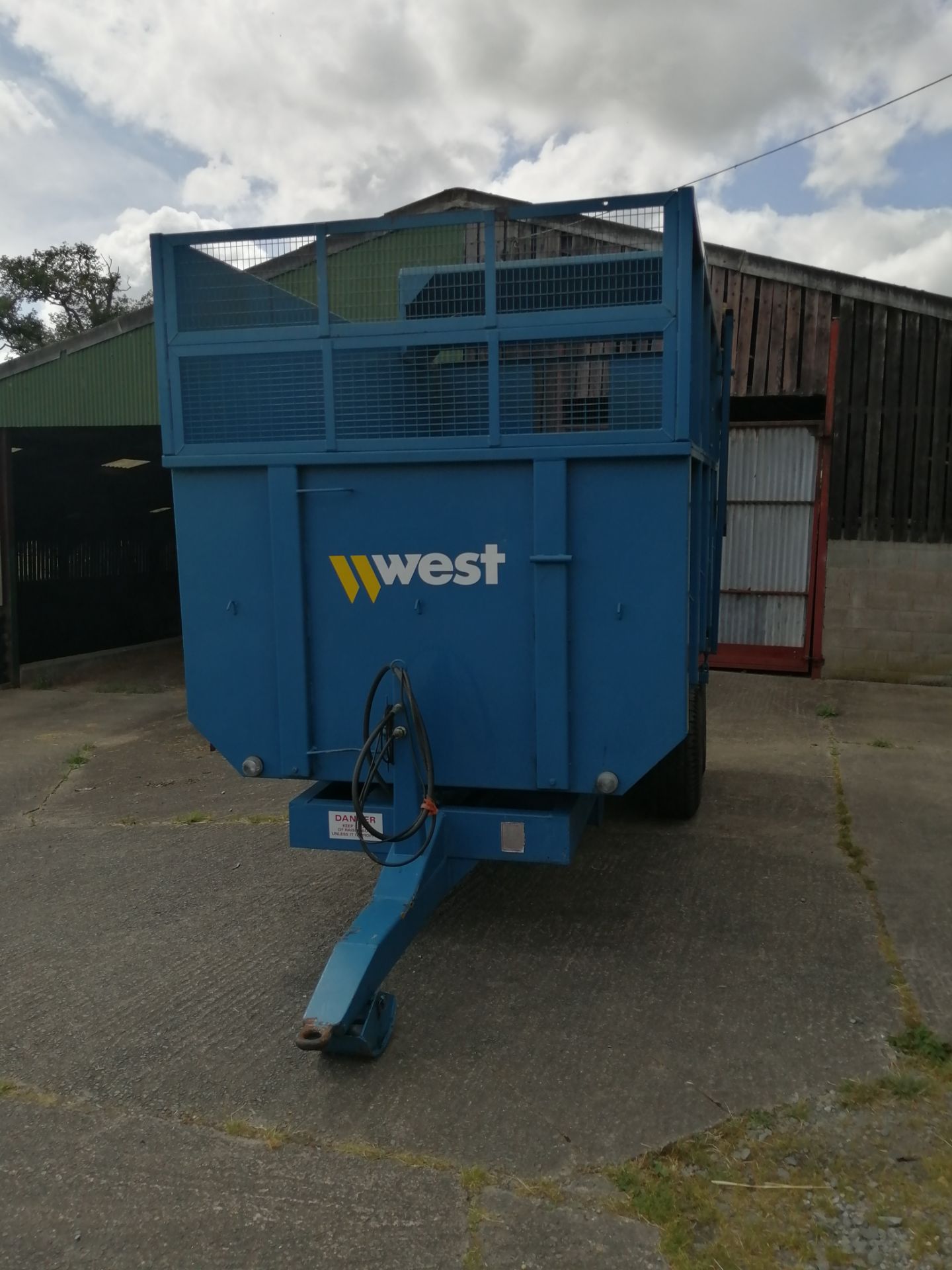 8 TON WEST SILAGE TRAILER - AS NEW - Image 2 of 4