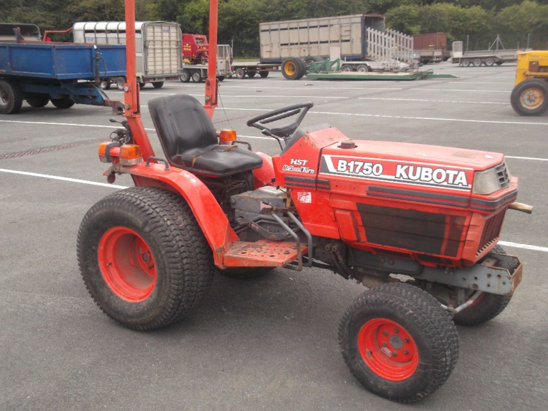 KUBOTA B1750 COMPACT TRACTOR - Image 2 of 3