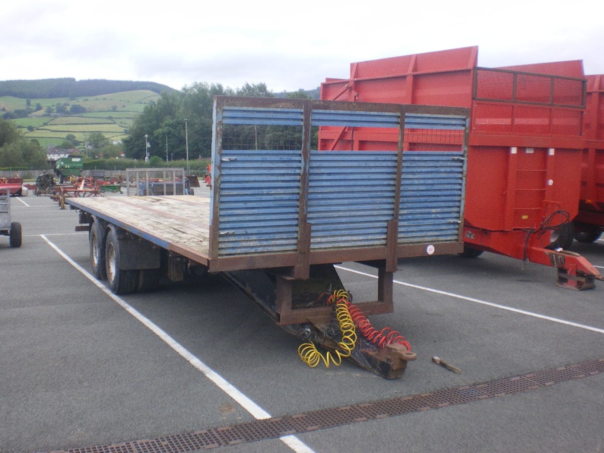 BALE TRAILER WITH AIR BRAKES