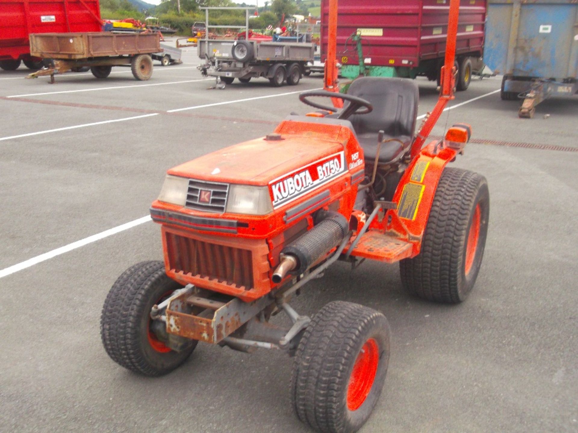 KUBOTA B1750 COMPACT TRACTOR