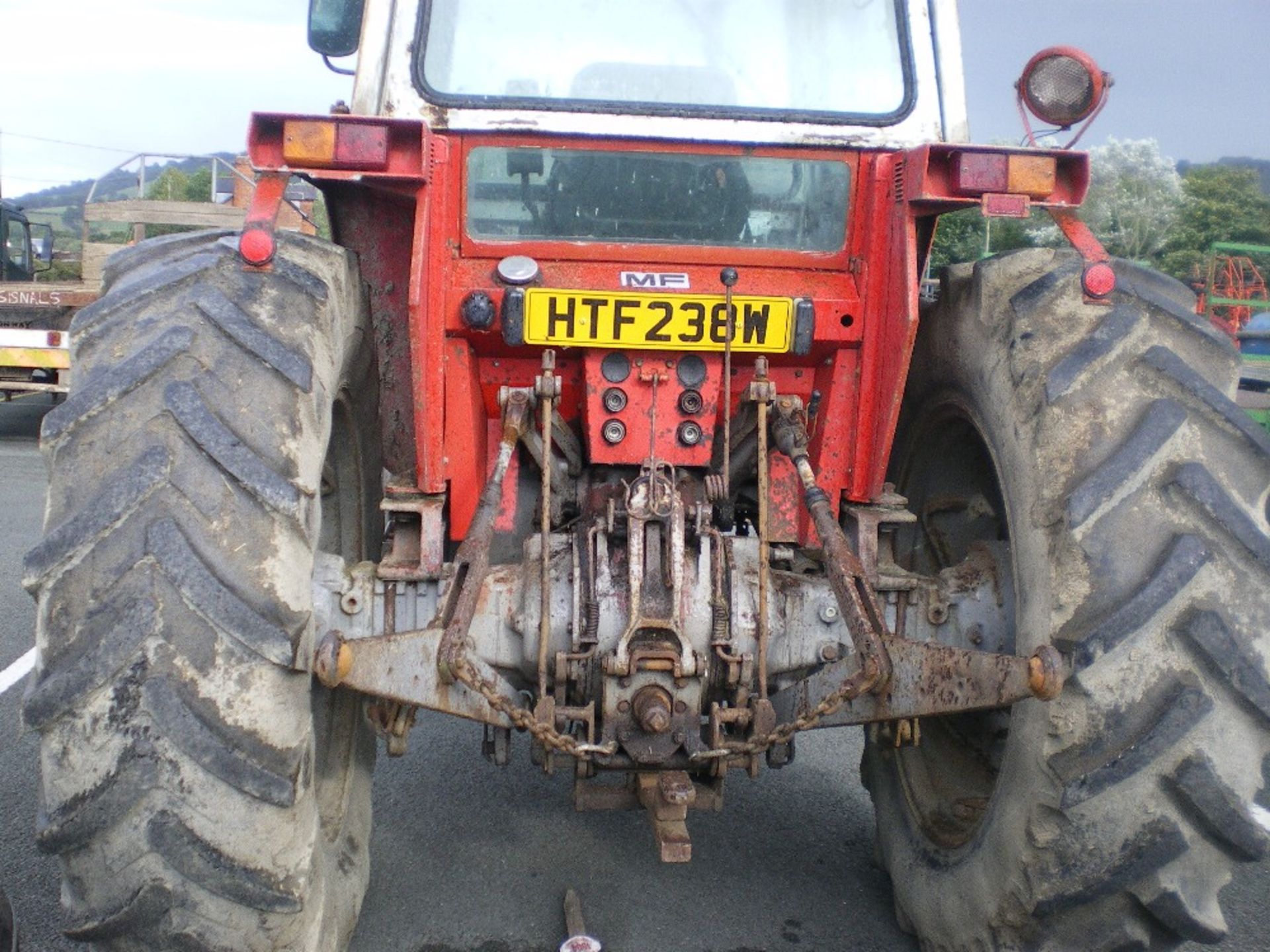 MASSEY FERGUSON 590 2WD TRACTOR - Image 3 of 3