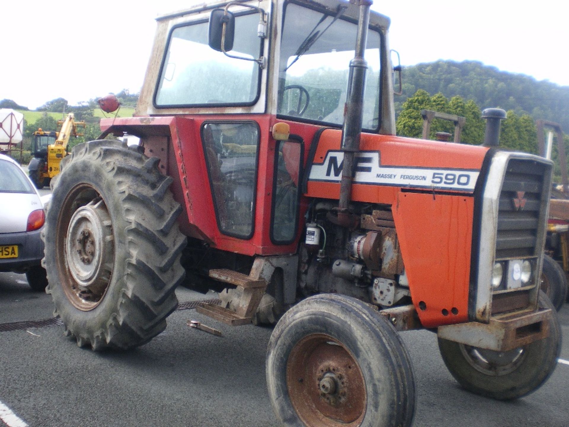 MASSEY FERGUSON 590 2WD TRACTOR - Image 2 of 3