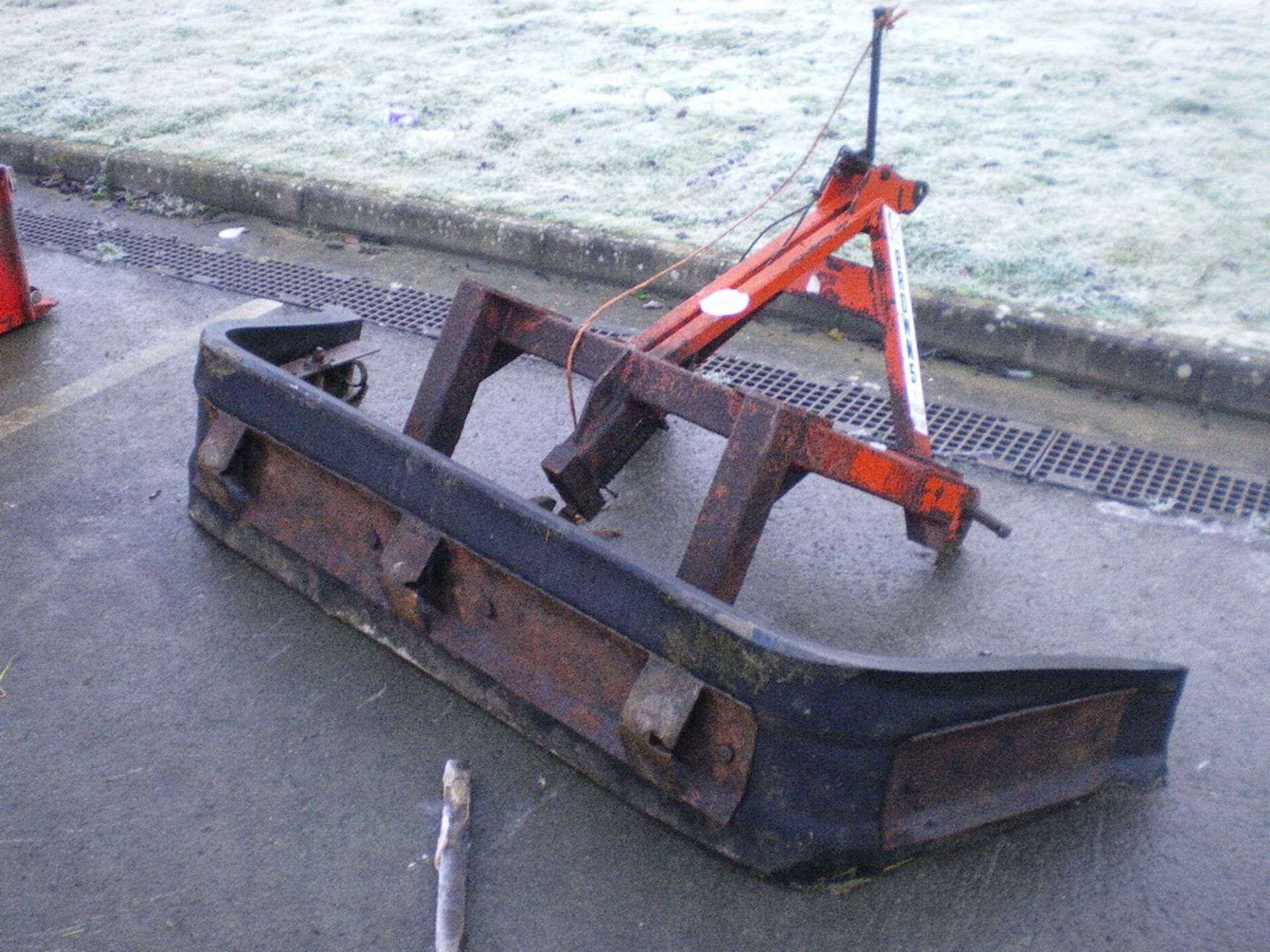 YARD SCRAPER