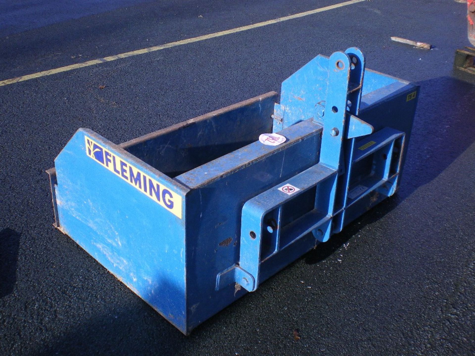 4FT FLEMMING TRANSPORT BOX - Image 2 of 2