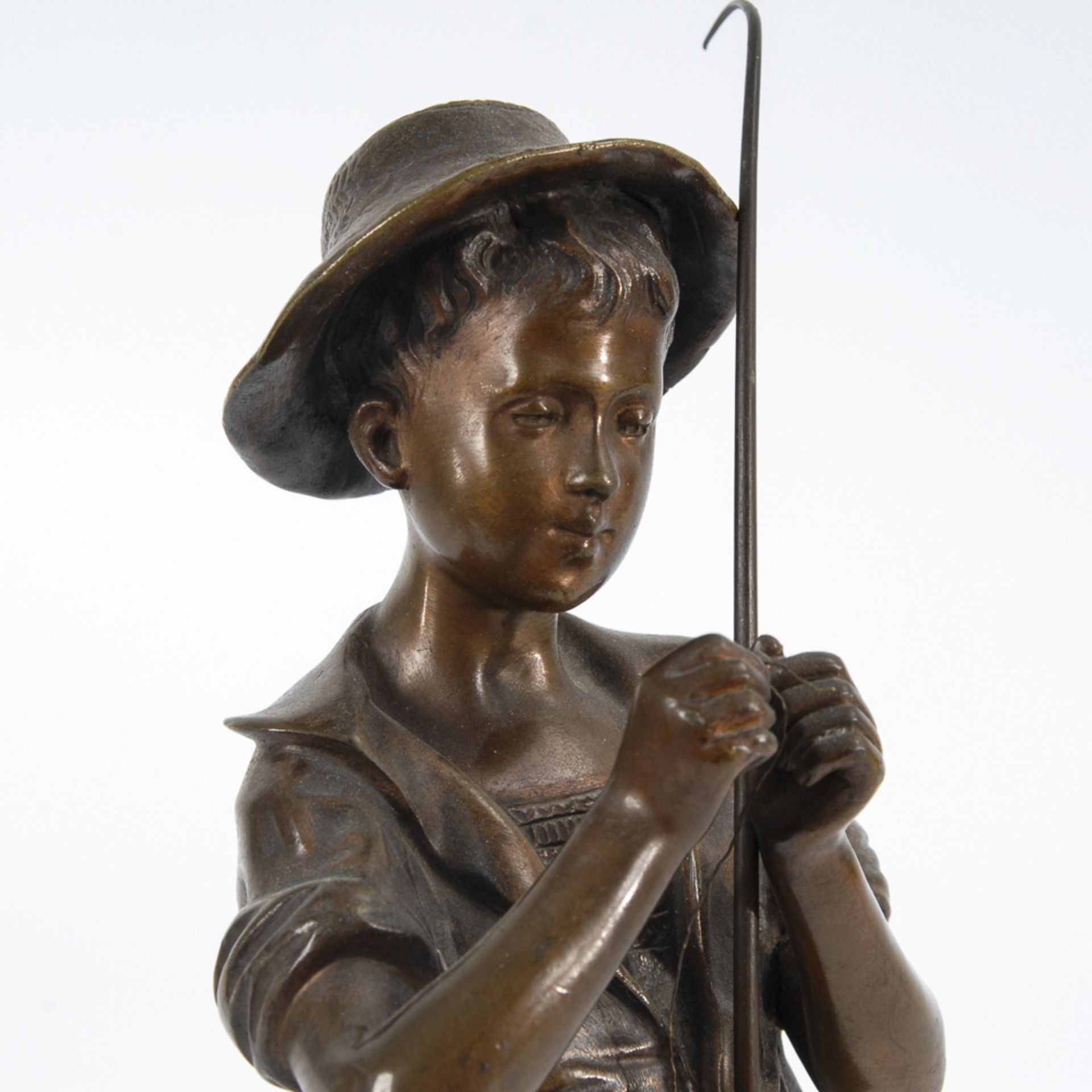 LAVERGNE, Adolphe Jean: Der Angler.Bronze patiniert, bezeichnet, auf der Bronze-Plinthe - Bild 6 aus 7