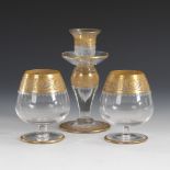 Leuchter und 2 Cognac-Gläser "Thistle Gold", ST. LOUIS.Ätzmarke, 20. Jahrhundert. Farbloses Glas.
