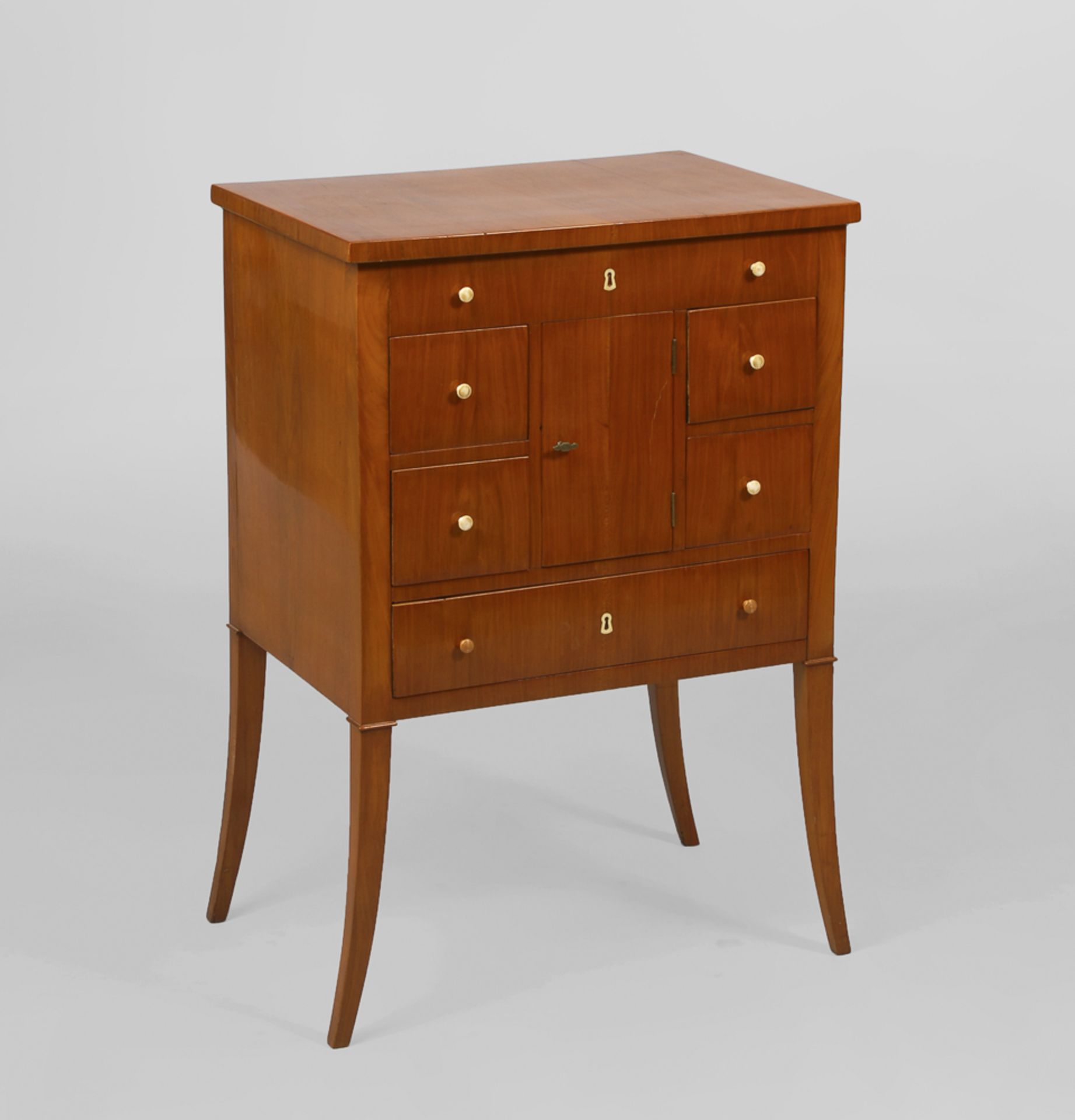 Poudreuse im Biedermeier-Stil.Nach 1900. Kirschbaum furniert. 91 x 66,6 x 42 cm. Kleiner - Bild 2 aus 3