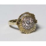 Diamant-Sonnenring.585er Gelbgold (14 kt), mittig 1 Diamant circa 0.25 ct,umlaufend 10 kleine