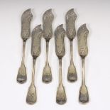 6 Jugendstil-Fischmesser.Um 1900. Firmenstempel Menniger/20 gestempelt. L 20,5 cm. 6 versilberte