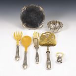 7 Teile Silber und Versilbertes, Jugendstil.Um 1910/20. 4x gepunzt. L 8-26,5 cm. Salatbesteck mit