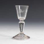 Barockes Stängelglas mit Insekt.Sogenanntes "Mückenglas". SACHSEN, 2. Hälfte 18. Jahrhundert.