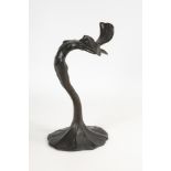 LEONHARDT, Inge: Tänzerin.Bronze patiniert, bezeichnet. H 47 cm. Gleichsam floral stilisierte,