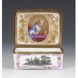 Tabatiere mit Watteaumalerei und Damenporträt, MEISSEN.Ungemarkt, 18. Jahrhundert. Polychrome