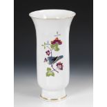 Vase mit Vogelmalerei, MEISSEN.Schwertermarke mit Punkt, Pfeiffer-Zeit, 1924-1934, 1. Wahl.