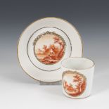 Tasse mit Landschaftsmalerei, GOTHA.R-Marke, 1757-1782. Eisenrote Malerei, goldstaffiert. H Tasse