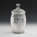 Bierkrug mit Zunftzeichen.Um 1850/60. Farbloses Glas; Mattschliffdekor; Steinelschliff. H 22,5 cm.