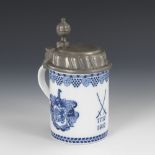 Jubiläums-Bierkrug, MEISSEN.Schwertermarke mit Punkt, Pfeiffer-Zeit, 1924-1934, 2 Schleifstriche.