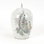 Deckelvase - Frühlingsfest.China, Porzellan, gemarkt. H 33 cm. Ovoide Form mit Frauen und knospendem