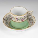 Vitrinentasse, KPM BERLIN.Zeptermarke, um 1800. Polychrom bemalt, goldstaffiert. H Tasse 6,5 cm,