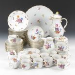 Kaffeeservice mit Blumenmalerei, MEISSEN.59 Teile. Schwertermarke mit Punkt, Pfeiffer-Zeit, 1924-