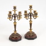 Paar 5-flammige Prunk-Kandelaber.Frankreich um 1870/80. Bronze rotbraun patiniert und vergoldet,