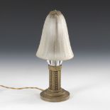 Art-déco-Tischlampe, DAUM.Verreries de Nancy, Daum Frères & Cie, um 1925, signiert. Farbloses,