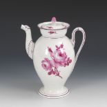 Kaffeekanne, MEISSEN.Knaufschwerter, ab 1850-1918, 2 Schleifstriche. Purpurfarben Bemalung. H 22,